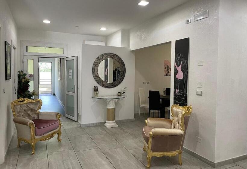 اتاق کلاسیک سه تخته, Garda Relais Luna Blu