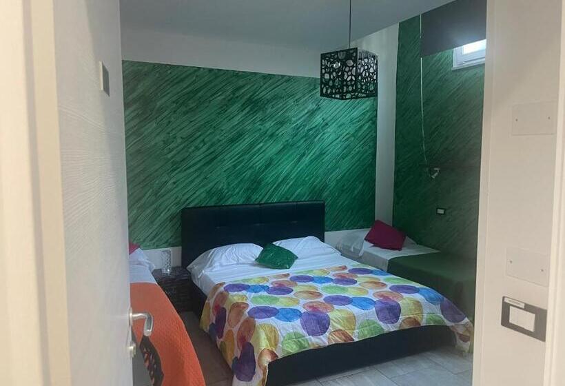 اتاق کلاسیک سه تخته, Garda Relais Luna Blu