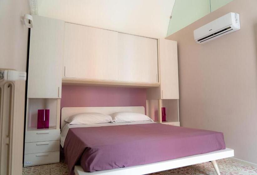 سوئیت 2 خوابه, Le Tre Rondini