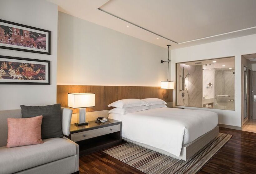 바다전망 이그제큐티브 룸, Hilton Hua Hin Resort & Spa