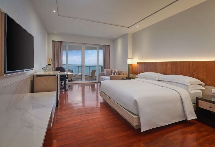 חדר פרמיום נוף לים, Hilton Hua Hin Resort & Spa