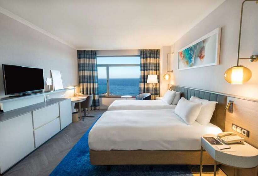 חדר אקזקיוטיב נוף לים, Hilton Hua Hin Resort & Spa