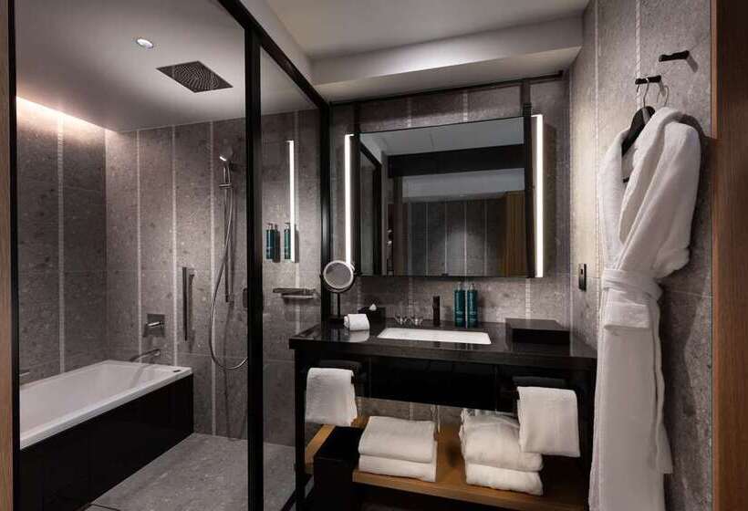 חדר אקזקיוטיב נוף לים, Hilton Hua Hin Resort & Spa
