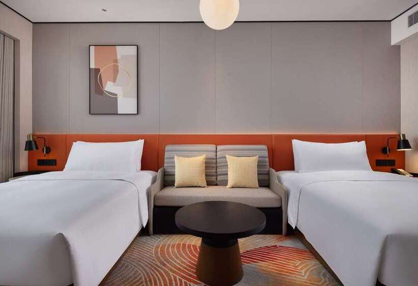 סוויטת ג'וניור נוף לים, Hilton Hua Hin Resort & Spa