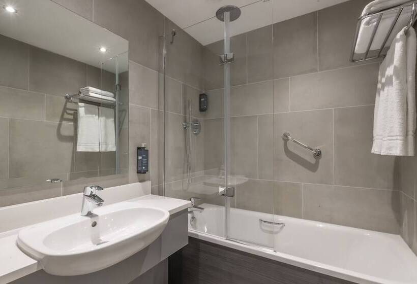 Номер Стандарт, Maldron Hotel Belfast International Airport