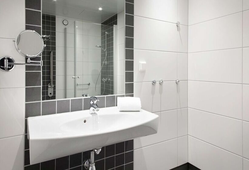 Номер Стандарт, Park Inn By Radisson Oslo Airport Hotel West