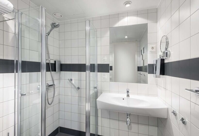 Семейный Номер, Park Inn By Radisson Oslo Airport Hotel West