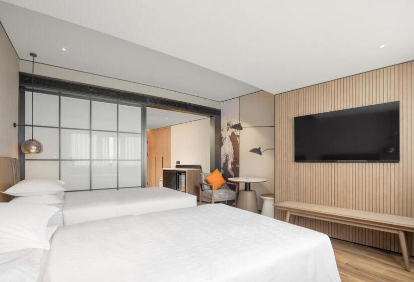 Номер Deluxe, Sheraton Chengdu Lido
