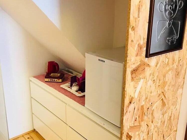 اتاق استاندارد با بالکن, B&b Le Statuine