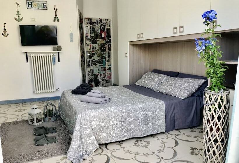 آپارتمان 1 خوابه با تراس, B&b Le Statuine