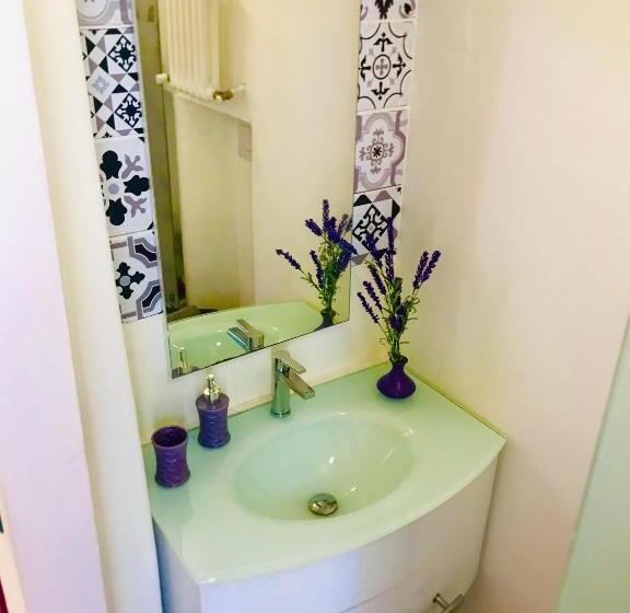 اتاق استاندارد با بالکن, B&b Le Statuine