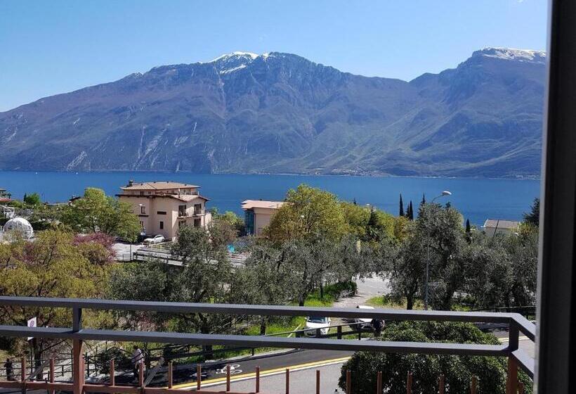اتاق استاندارد با چشم‌انداز دریاچه, Villa Grazia