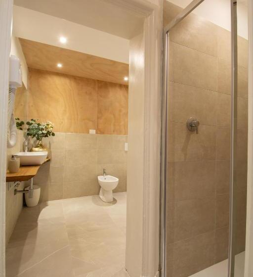 اتاق استاندارد سه تخته با بالکن, Catania Central Rooms