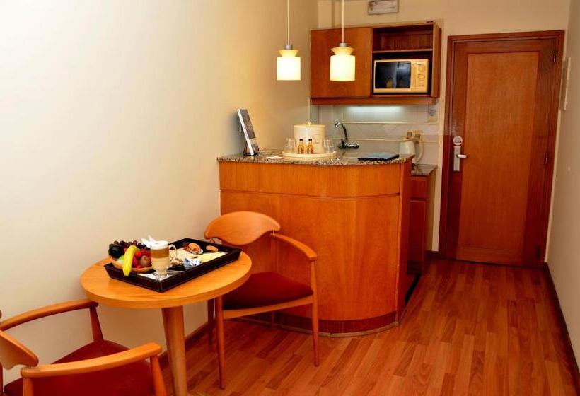 스위트, Armon Suites
