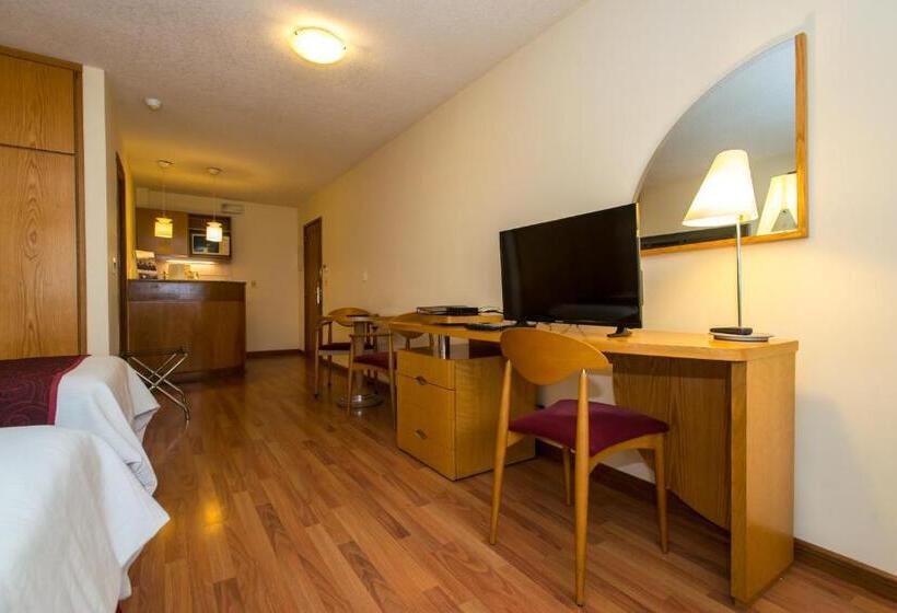 수피리어 트리플 룸, Armon Suites