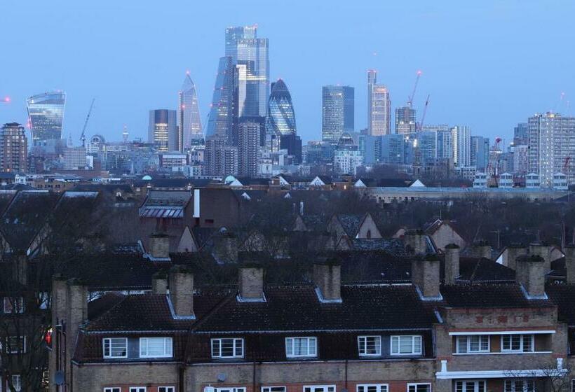 Номер Deluxe, Doubletree By Hilton  London  Docklands Riverside