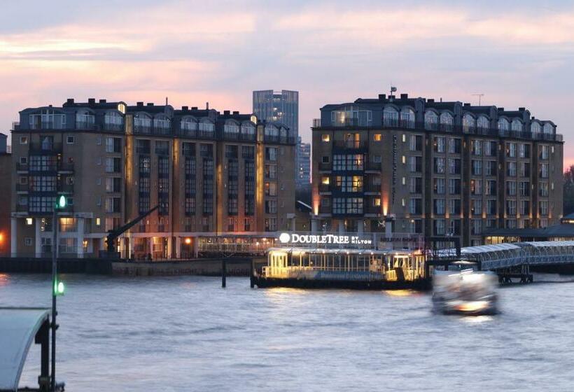 Люкс Кровать Кинг, Doubletree By Hilton  London  Docklands Riverside