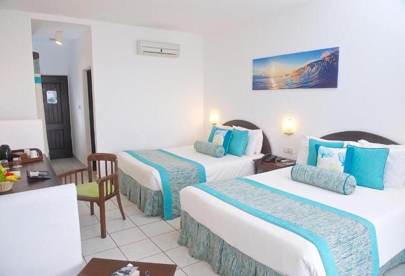 اتاق خانوادگی با چشم‌انداز باغ, Voyager Beach Resort