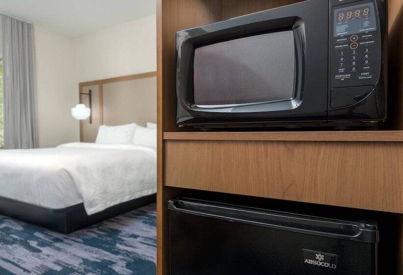 스위트, Fairfield Inn & Suites Charlotte Monroe