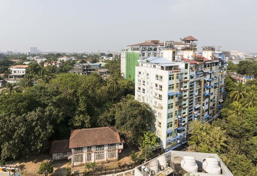 Deluxe Room City View, Chatrium Royal Lake Yangon
