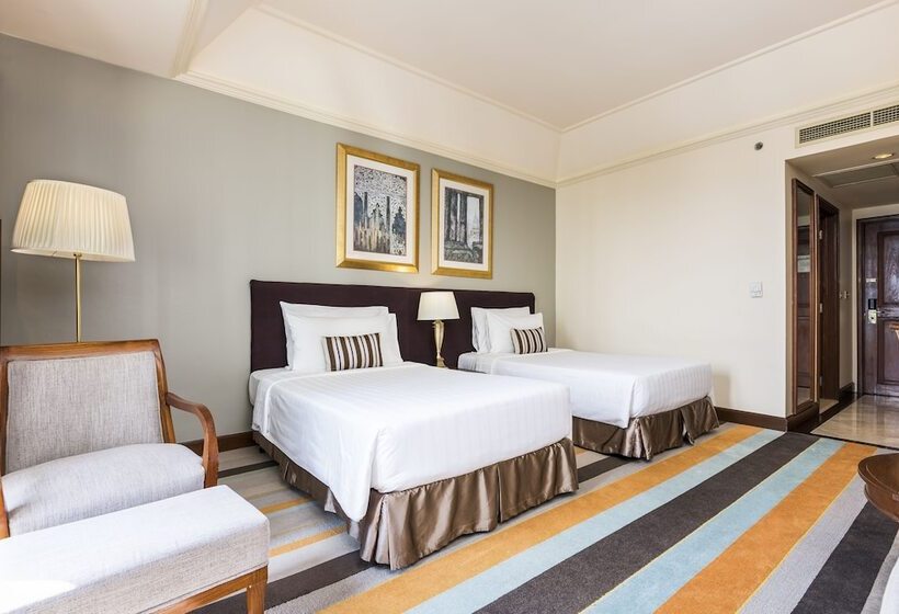 Deluxe Room Garden View, Chatrium Royal Lake Yangon