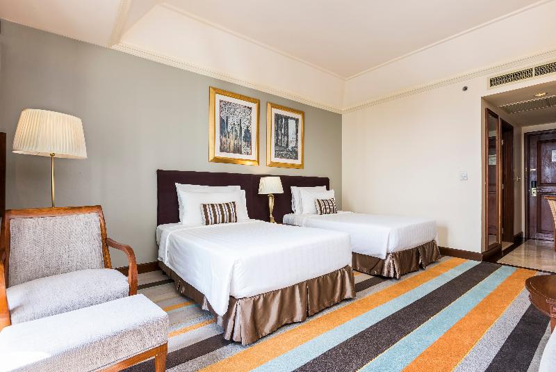 Deluxe Room Lake View, Chatrium Royal Lake Yangon