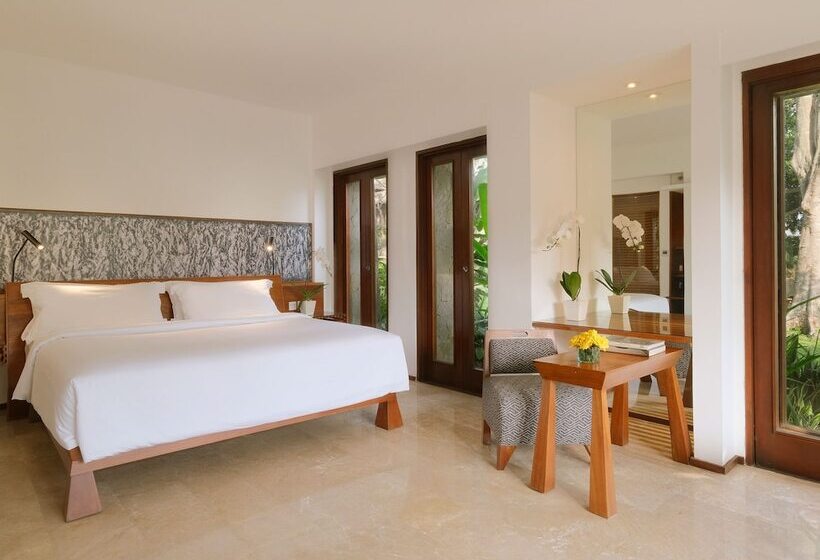 带大床的套房, Maya Ubud Resort & Spa