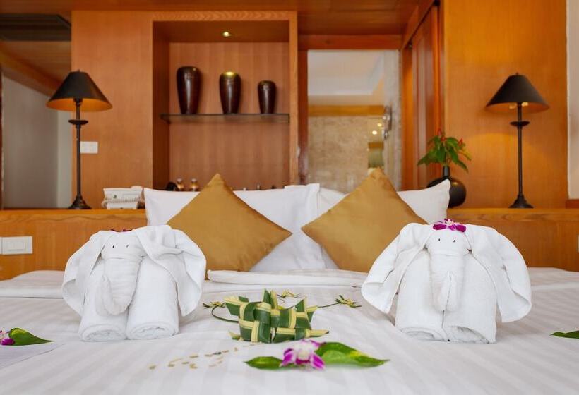 Номер Deluxe, Seaview Patong Hotel   Sha Plus