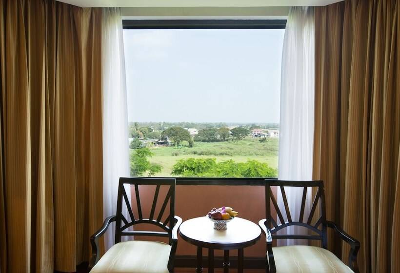 디럭스 룸, The Imperial Hotel & Convention Centre Phitsanulok