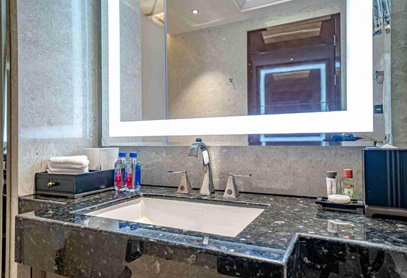 Quarto Classe Business, Zhaolin Grand