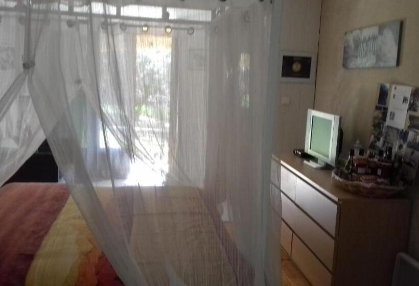 Номер Стандарт Вид на Сад, Le Frangipanier