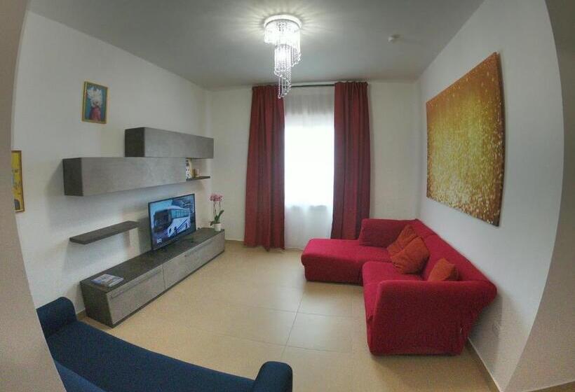 Четырехместный Номер Стандарт, Caserta Royale Apartment