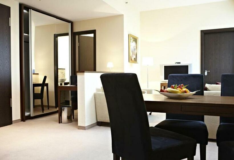 سوییت, Metropolitan Hotel By Flemings