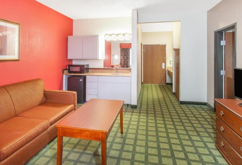 Люкс Кровать Кинг, Ramada Limited Decatur
