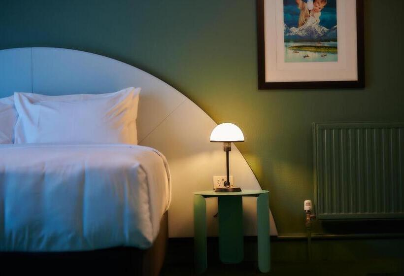 Полулюкс, The Central Private Hotel By Naumi Hotels