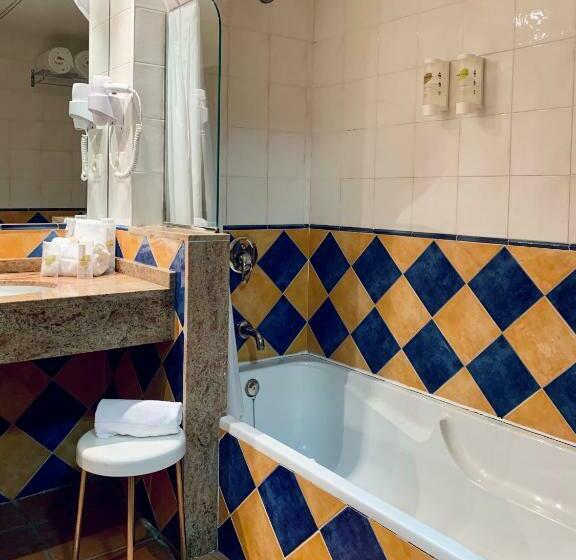 Номер Стандарт, La Figuerola Hotel & Restaurant