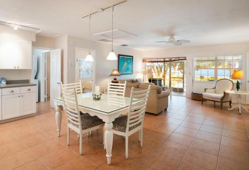 בית, חדר שינה 1, Pines & Palms Resort