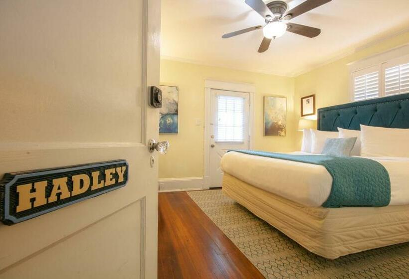 Номер Стандарт с Балконом, Hemingway House Bed And Breakfast
