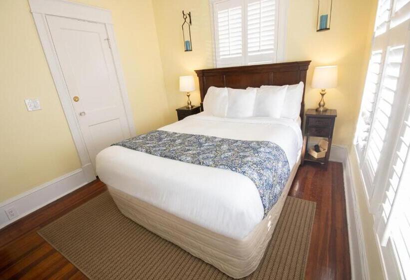 Номер Стандарт с Балконом, Hemingway House Bed And Breakfast