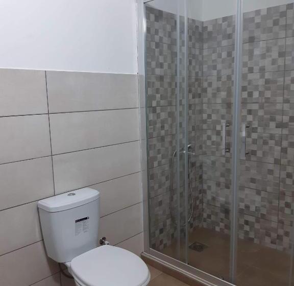 اتاق اکونومی, Vila Oska