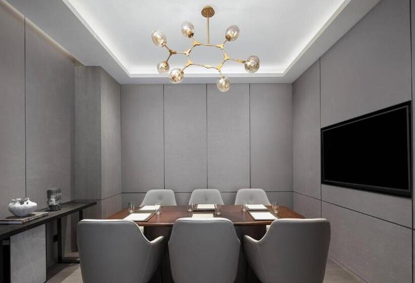 Номер Deluxe Кровать Кинг Вид на Город, Courtyard Taiyuan