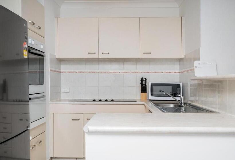Апартаменты 1 Спальня, Eden Tower Apartments