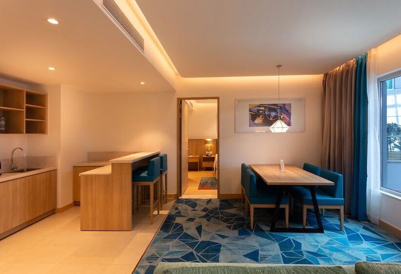 套房, Holiday Inn Express & Suites Bengaluru Old Madras Road, An Ihg