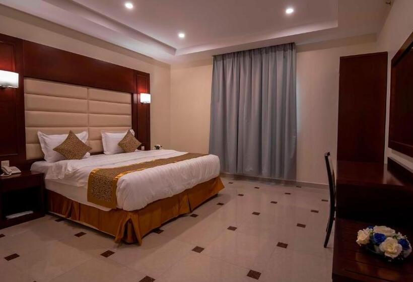 Апартаменты 3 Спальни, Nukhbat Al Makan Apartment