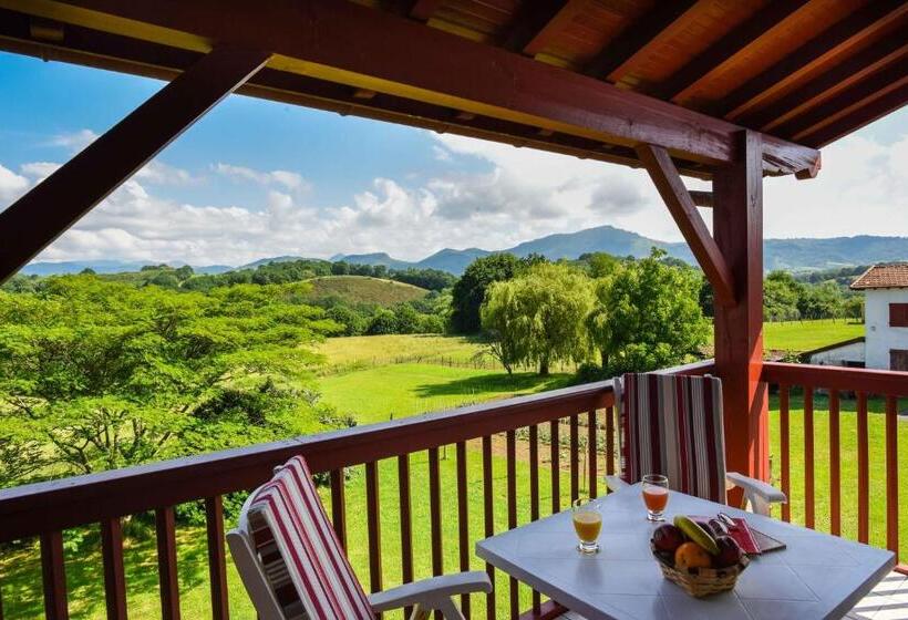 Номер Стандарт с Террасой, Restaurant Baratxartea