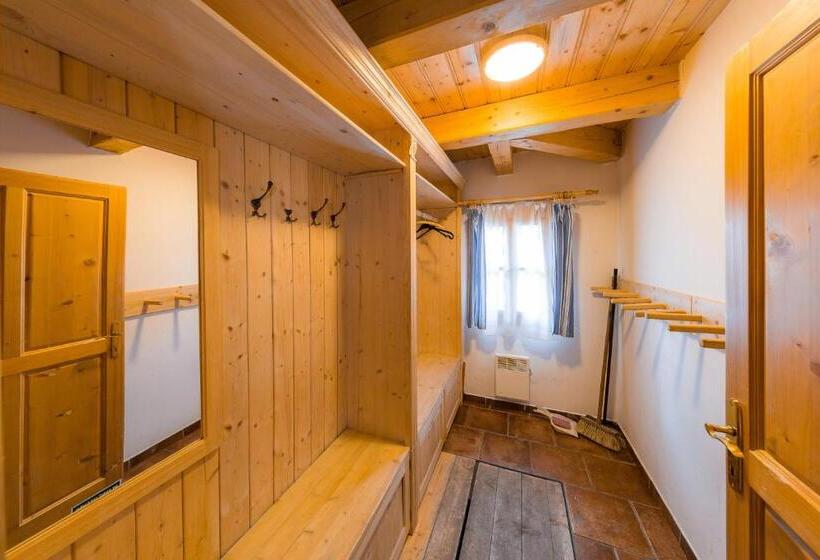 کلبه ییلاقی سوپریور یک خوابه, Valašské Chalupy Resort