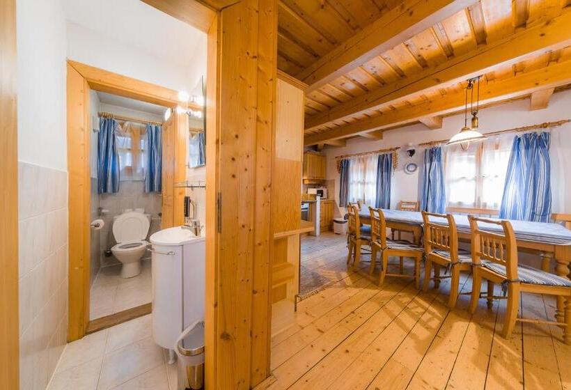 کلبه ییلاقی سوپریور یک خوابه, Valašské Chalupy Resort