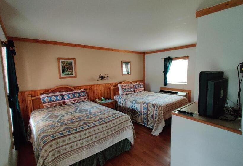 Номер Deluxe Кровать Куин, Smoky Falls Lodge