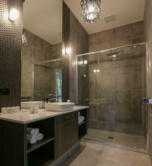 Студио Стандарт с Балконом, Indulge Apartments  Cbd