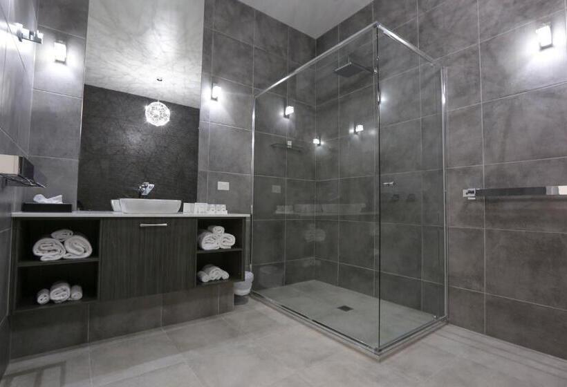 Апартаменты Премиум 1 Спальня, Indulge Apartments  Cbd